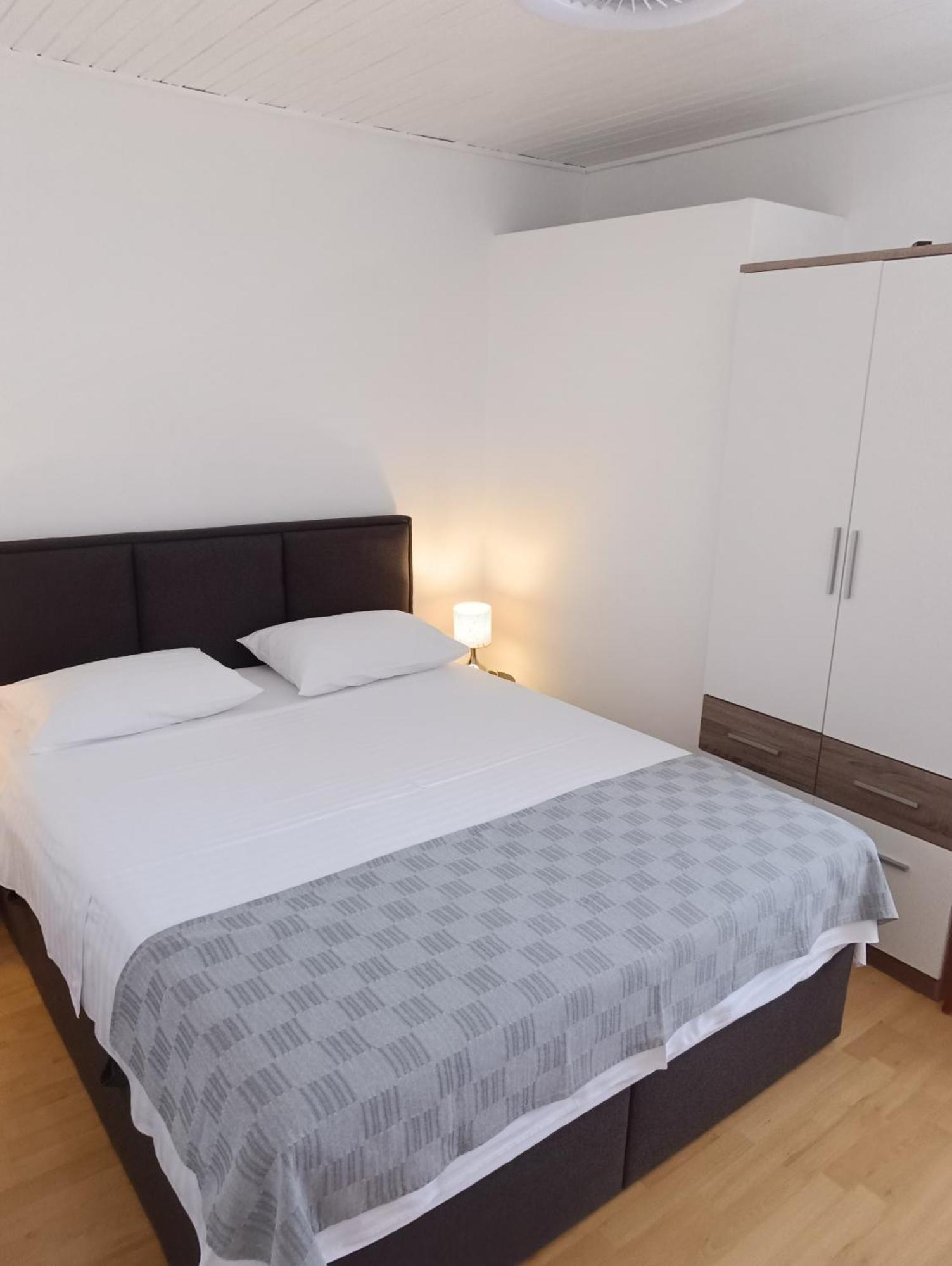Apartmani Sprljan Vodice Exteriör bild