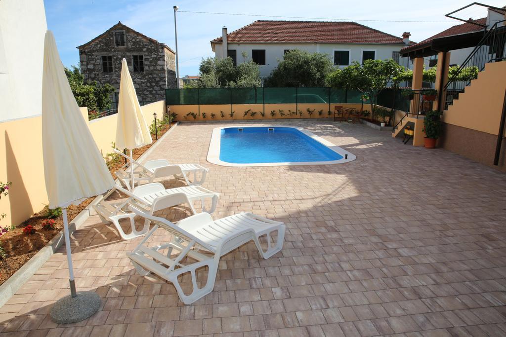 Apartmani Sprljan Vodice Exteriör bild