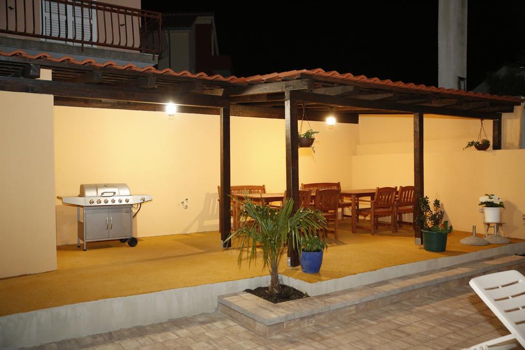 Apartmani Sprljan Vodice Exteriör bild
